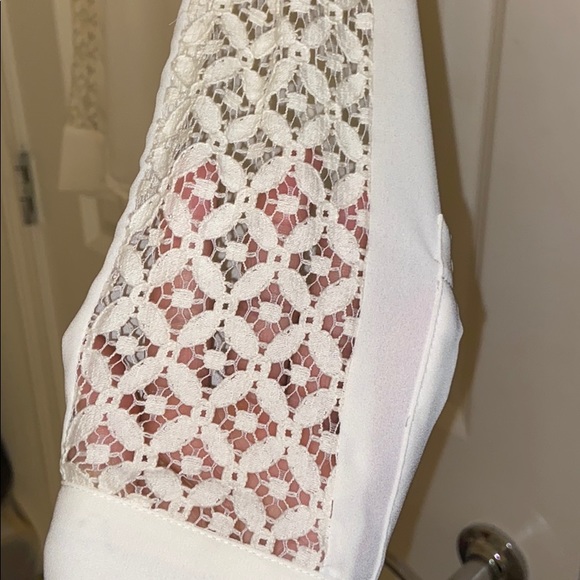 Lace - Picture 2 of 3